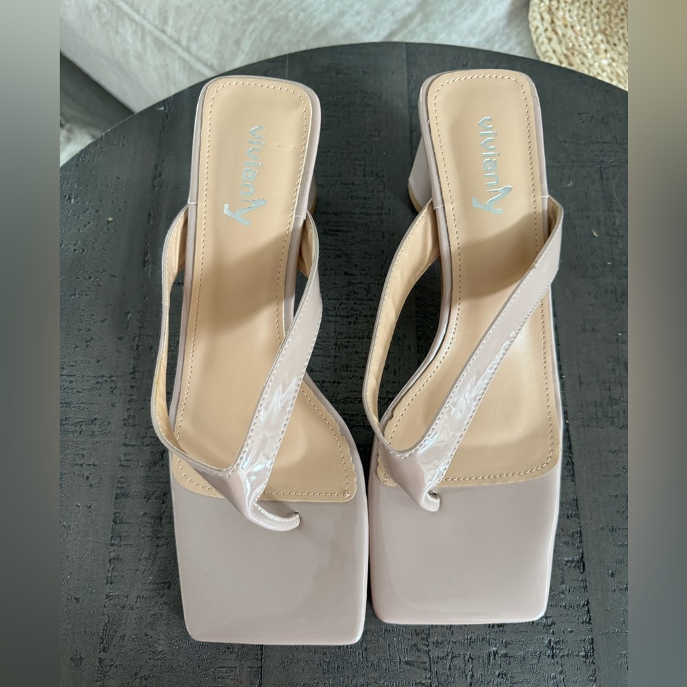 Woman’s Sandal with heel